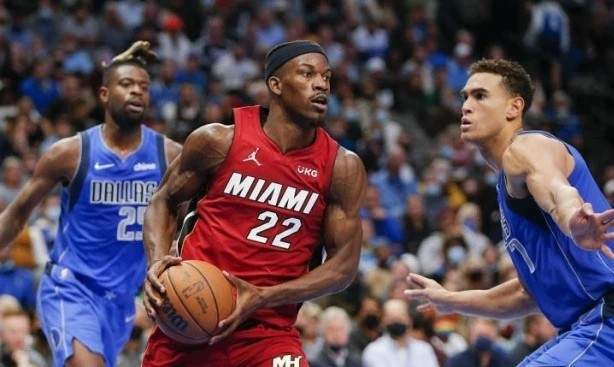  热火巴特勒休战 阿德巴约空砍30+15  